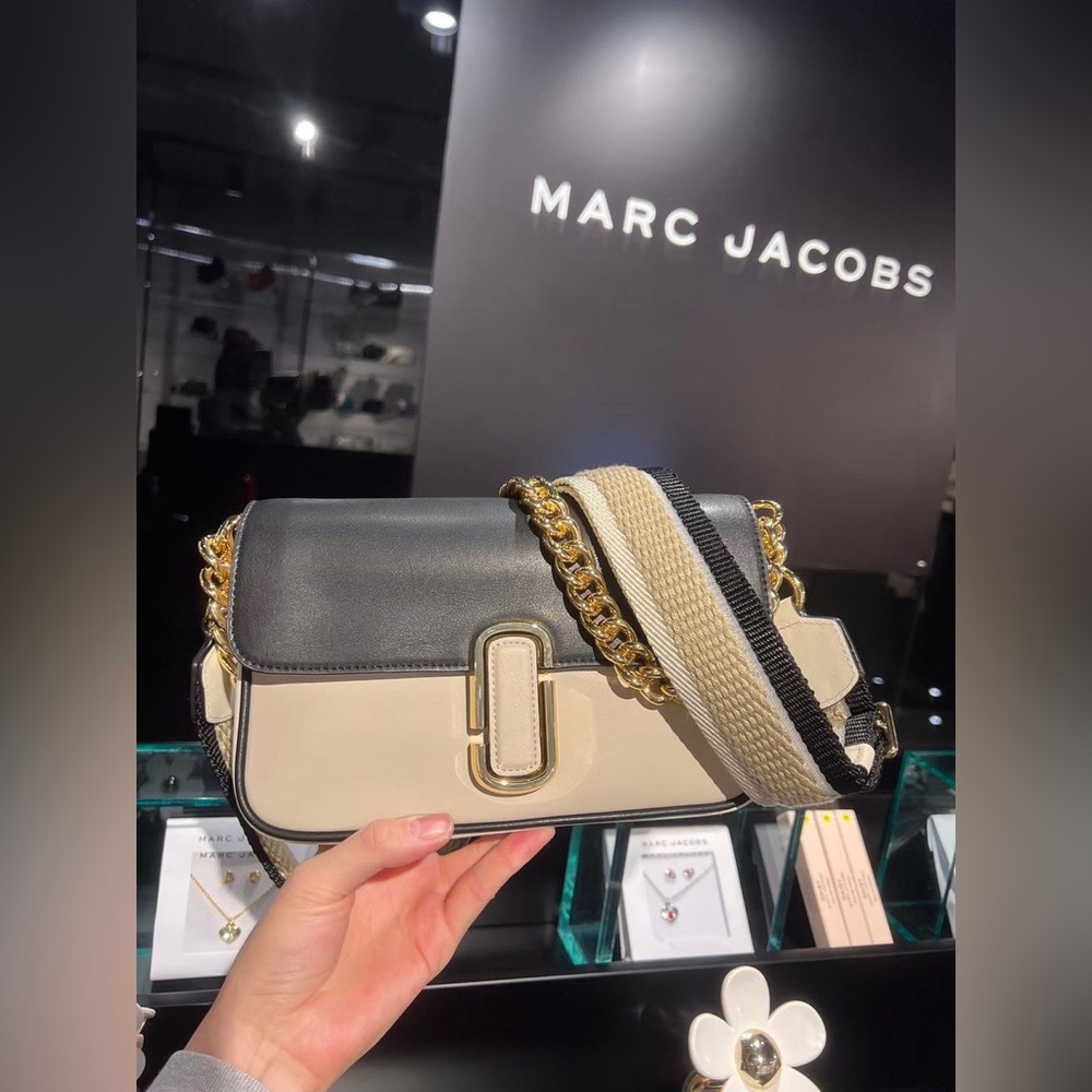 Marc Jacobs Women Crossbody Cream Tan Handbag